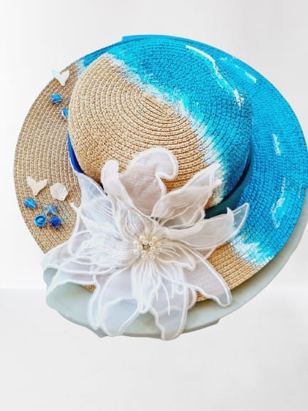 Sun-kissed staw hat